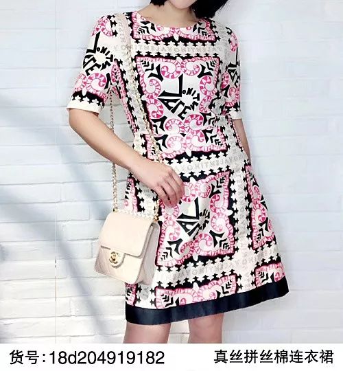 最新款女装图片，时尚潮流的先锋