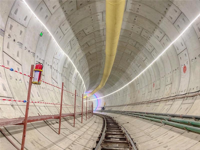 2024新澳门正版免费，数据驱动决议执行，铂金版46.985