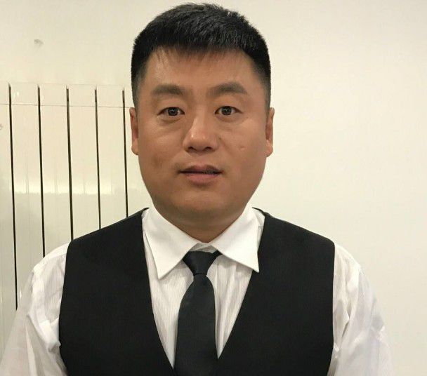 宋晓峰最新小品，笑料一直，展现多才多艺风范