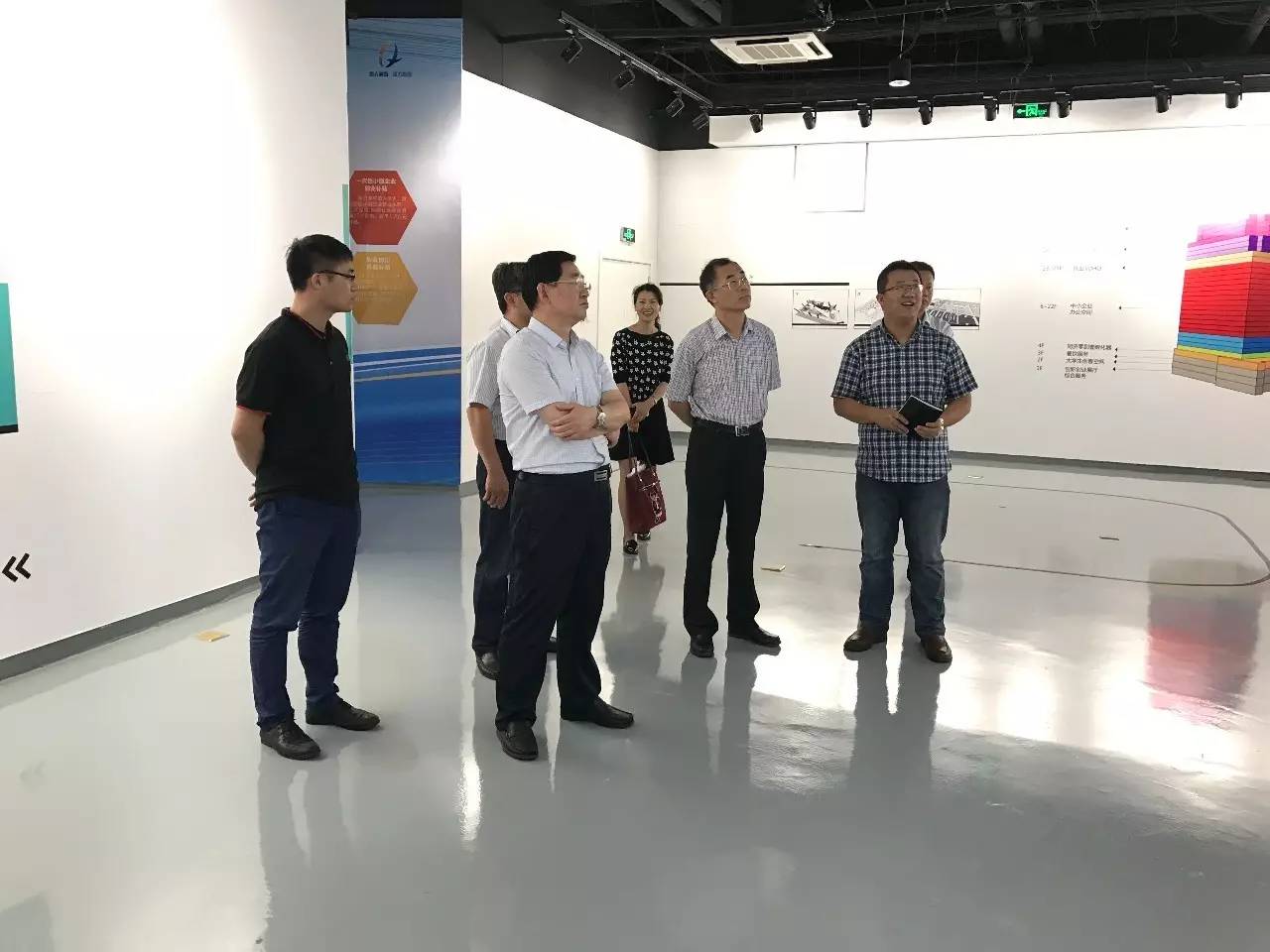 河间市科学手艺和工业信息化局向导团队最新概述