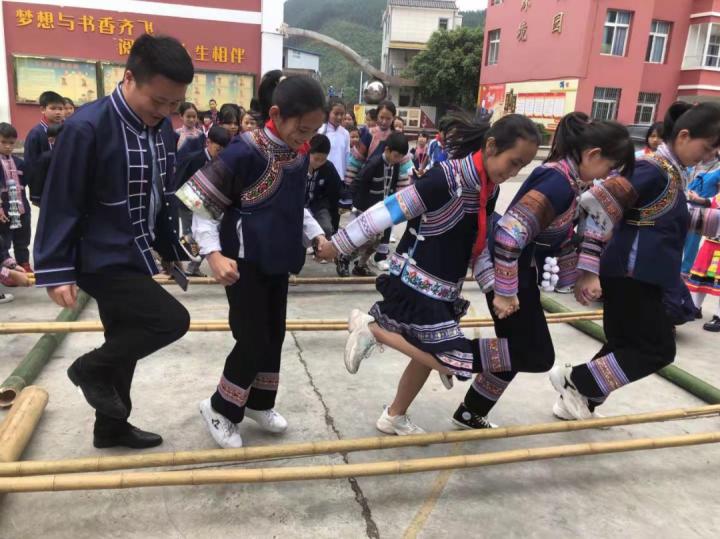贝哲彦