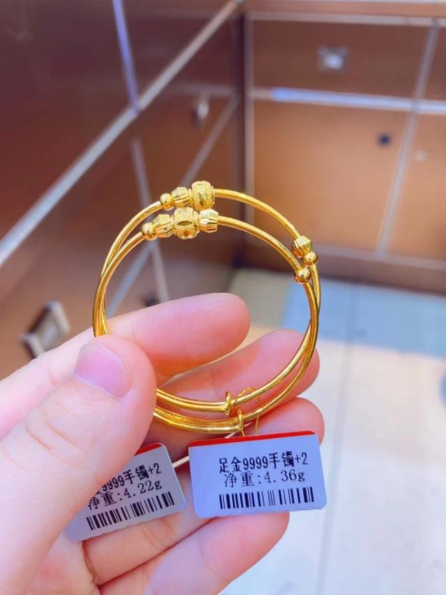 最新金手镯，时尚与经典的完善融合